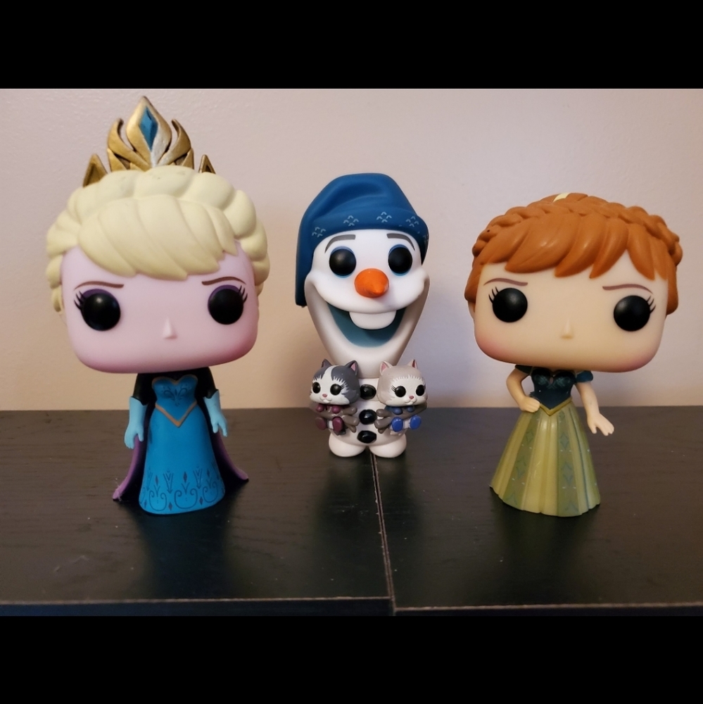 [SOLD] Funko Pop Frozen Lot 2